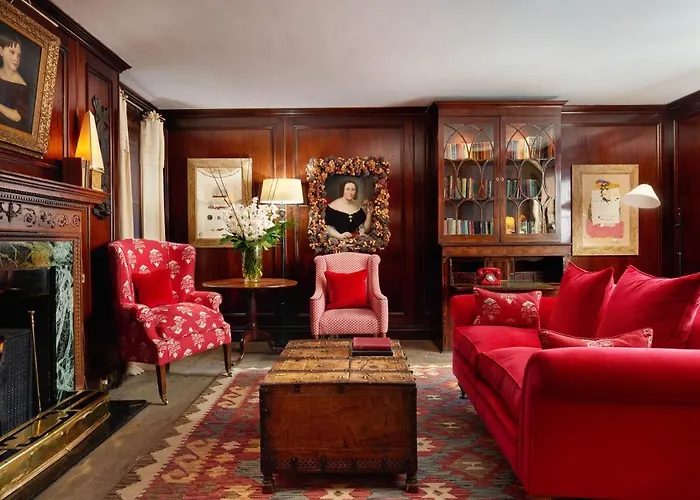 Top Hotels Near Design Museum London