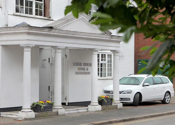 Top Hotels in Watford with Swimming Pool