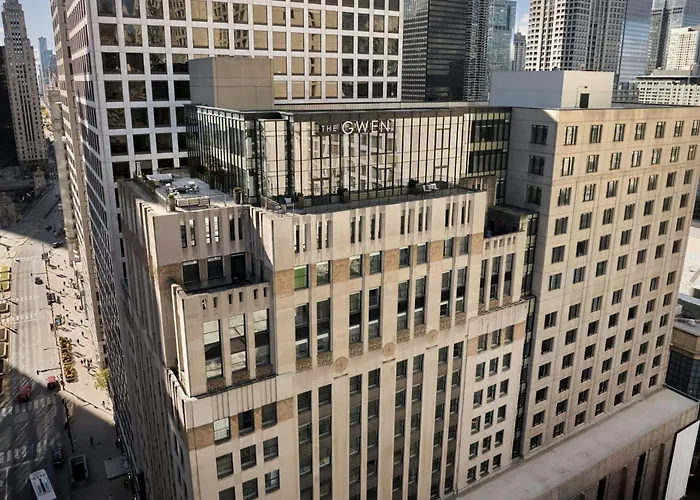 Top Hotels in Chicago with Balcony Views
