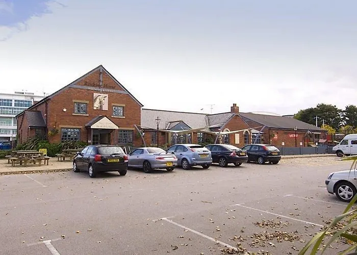 Discover Liverpool Airport Hotels with Shuttle for a Hassle-Free Stay